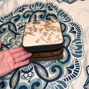 Small box style jewelry box